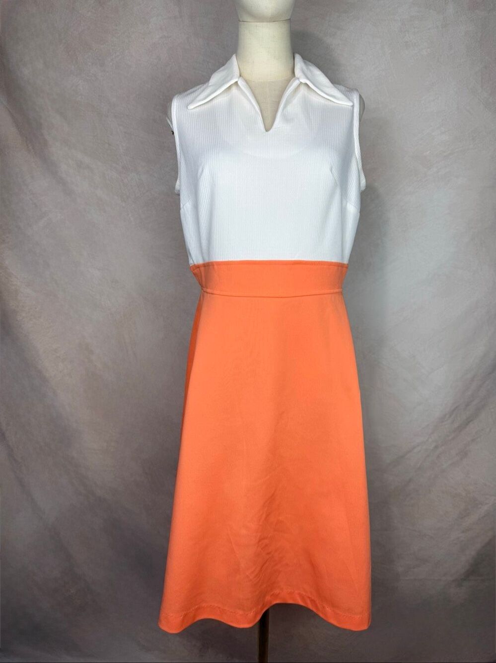 Vintage 1960s Dress Dagger Collar Coral and White Sz M Mod GoGo Disco MCM